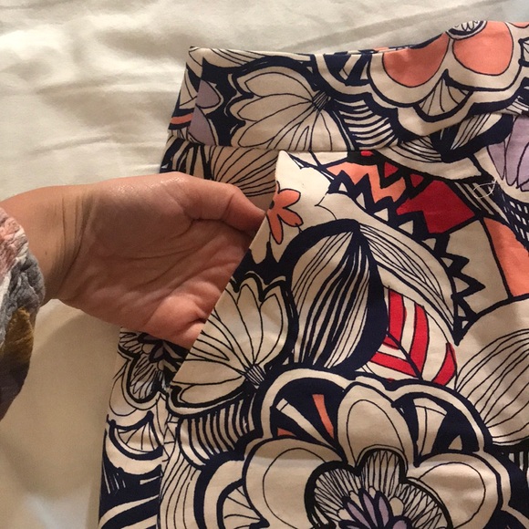 Express floral “mini” dress skirt - Picture 3 of 4